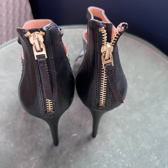 Vince Camuto Black Heels  | Size 8.5M - Picture 5 of 9